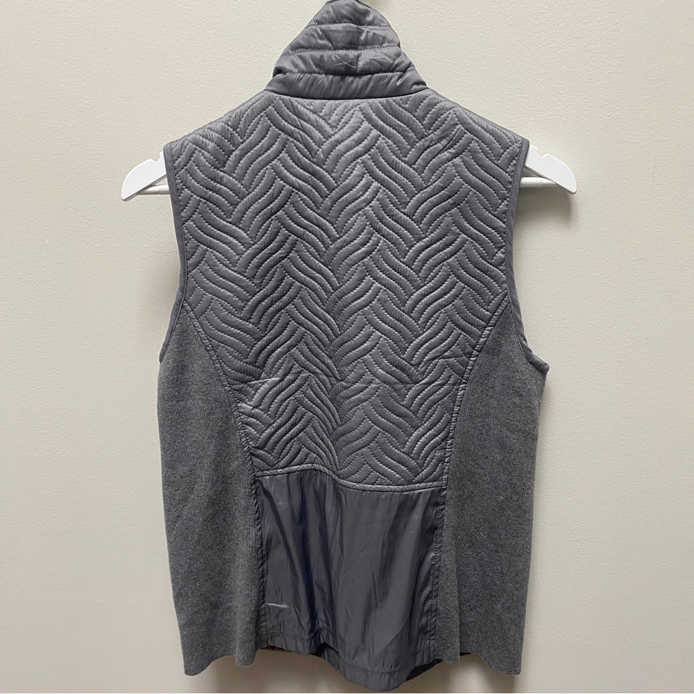 Chico's Zenergy Athleisure Vest Lightweight Grey Size 1 Small - Picture 7 of 7